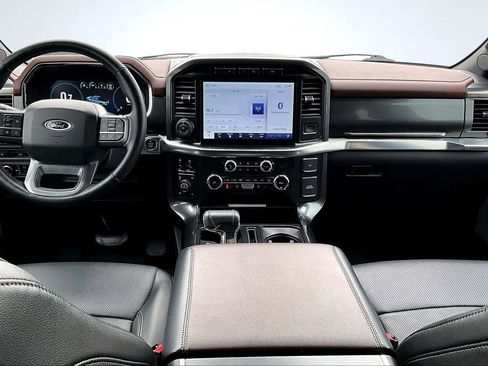 Used 2022 Ford F150 Lariat w/ Max Trailer Tow Package image 16