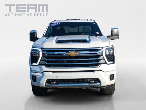Used 2024 Chevrolet Silverado 3500 High Country w/ High Country Premium Package image 2
