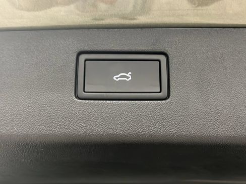 Used 2026 Volkswagen Tiguan SEL R-Line AWD/4WD image 30