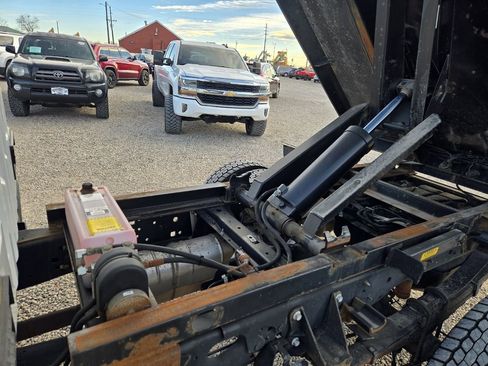 Used 2018 Ford F550 2WD Crew Cab Super Duty w/ Power Equipment Group image 25