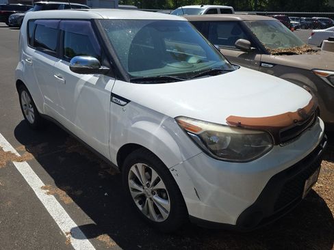 Used 2014 Kia Soul + FWD image 2