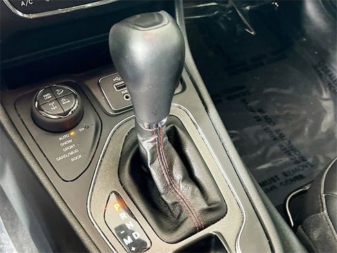 Used 2022 Jeep Cherokee Trailhawk w/ Technology Group B image 16