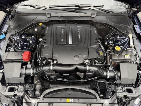 Used 2018 Jaguar XF S image 38