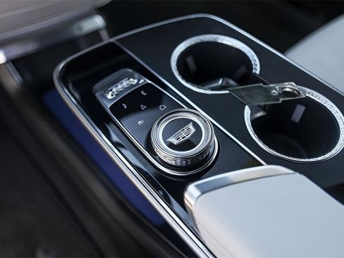 Certified 2024 Cadillac Lyriq Luxury image 17