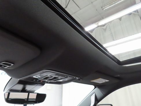 Used 2025 GMC Sierra 3500 AT4 w/ AT4 Premium Plus Package image 29