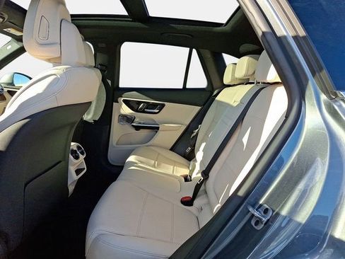 Used 2023 Mercedes-Benz GLC 300 GLC 300 image 12