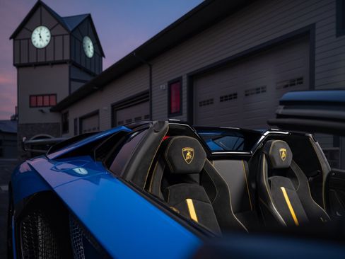 Used 2021 Lamborghini Aventador SVJ AWD/4WD image 34