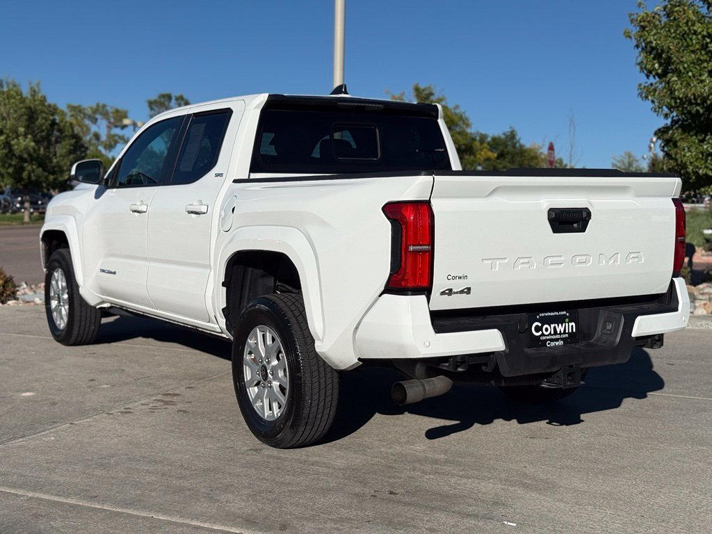 Used 2025 Toyota Tacoma SR5 AWD/4WD image 5