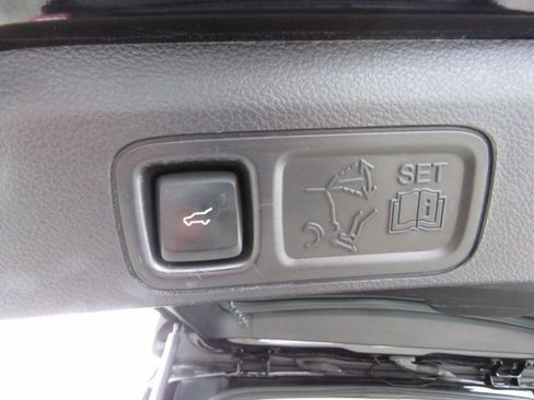 Used 2019 Ford Expedition Platinum image 19