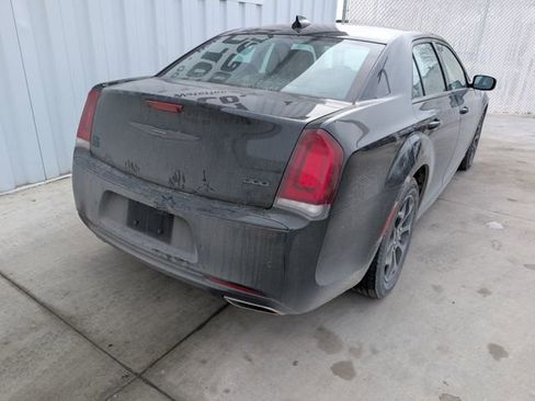 Used 2022 Chrysler 300 Touring L image 16