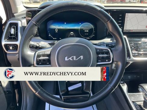 Used 2023 Kia Sorento SX AWD/4WD image 14