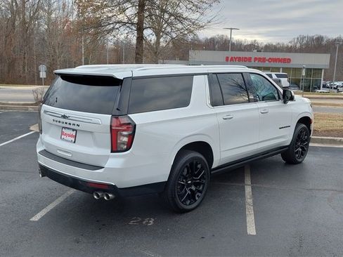 Used 2024 Chevrolet Suburban High Country image 32