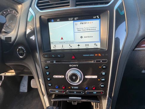 Used 2017 Ford Explorer Platinum image 30