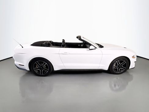 Used 2018 Ford Mustang Premium image 40