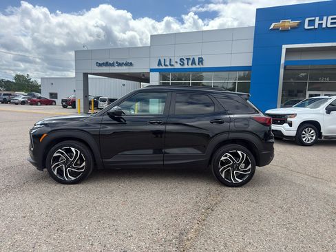 Used 2025 Chevrolet TrailBlazer RS w/ Convenience Package FWD image 3