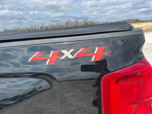 Used 2018 Chevrolet Silverado 1500 High Country image 51