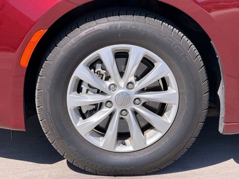 Used 2018 Chrysler Pacifica Touring Plus FWD image 12
