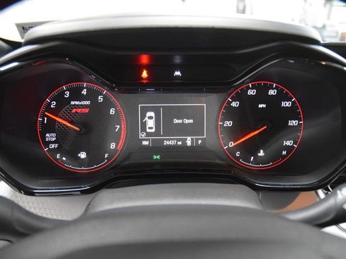 Used 2024 Chevrolet Trax RS FWD image 46