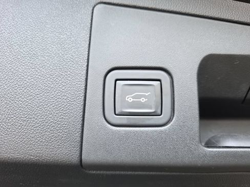 Certified 2024 Cadillac XT5 Sportv w/ LPO, Floor Liner Package AWD/4WD image 13