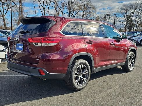 Used 2019 Toyota Highlander AWD V6 image 6