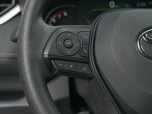 Used 2025 Toyota RAV4 XLE w/ Convenience Package FWD image 18
