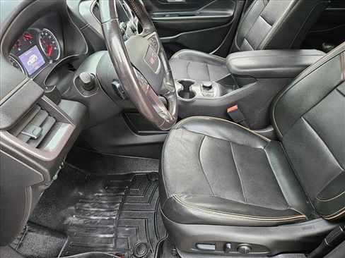 Used 2022 GMC Terrain AT4 image 15
