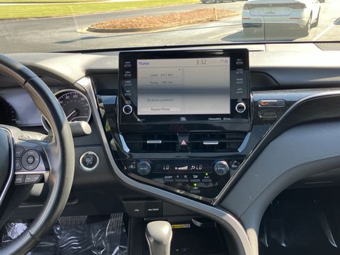 Used 2023 Toyota Camry XLE FWD image 25