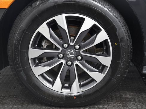 Used 2024 Honda Odyssey EX-L image 9