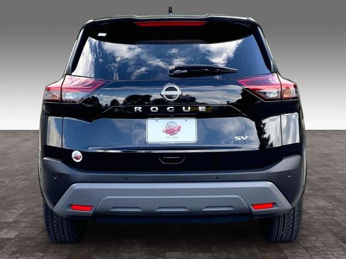 Used 2023 Nissan Rogue SV FWD image 4