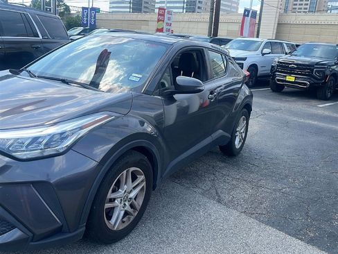 Used 2020 Toyota C-HR LE FWD image 4