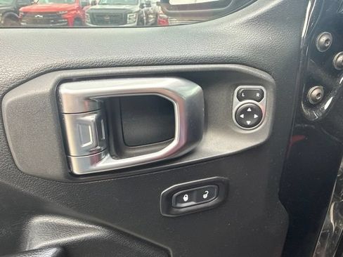 Used 2020 Jeep Gladiator Rubicon AWD/4WD image 16
