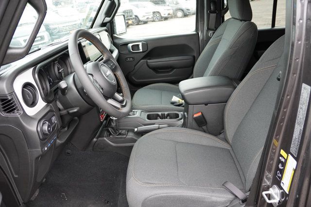 Used 2024 Jeep Wrangler Unlimited AWD/4WD image 4