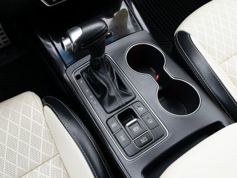 Used 2018 Kia Sorento SX image 35