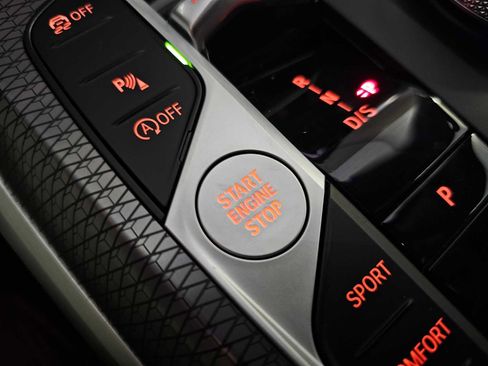 Used 2025 BMW 330i xDrive Sedan w/ M Sport Package image 29