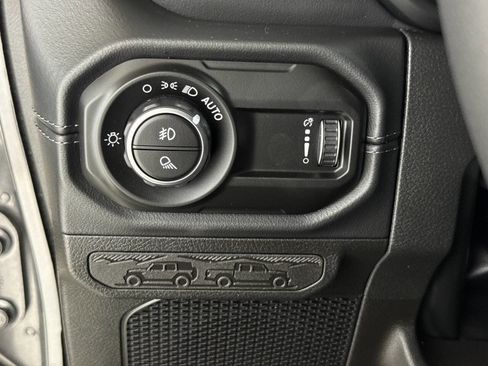 Used 2025 Jeep Gladiator Sport AWD/4WD image 85