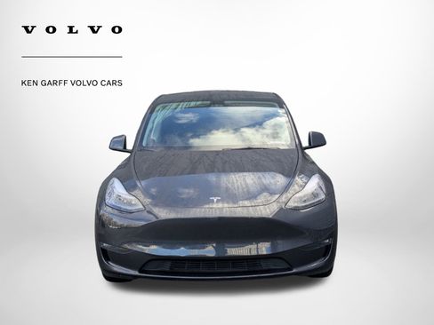 Used 2025 Tesla Model Y Long Range image 9