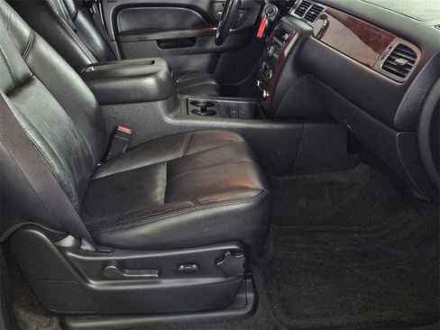 Used 2012 Chevrolet Suburban LT w/ Texas Edition image 30