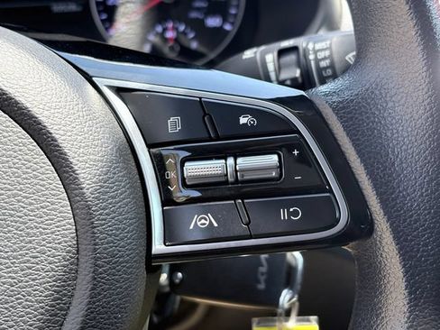 Used 2023 Kia Forte LXS w/ LXS Technology Package FWD image 13
