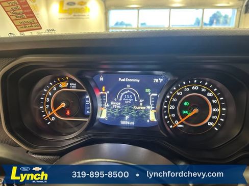 Used 2024 Jeep Wrangler Unlimited Rubicon AWD/4WD image 31