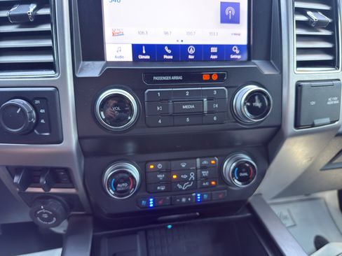 Used 2020 Ford F350 Platinum AWD/4WD image 30