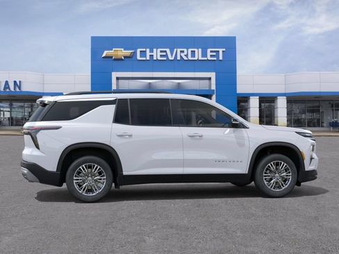 New 2026 Chevrolet Traverse LT w/ Driver Confidence Package AWD/4WD image 5