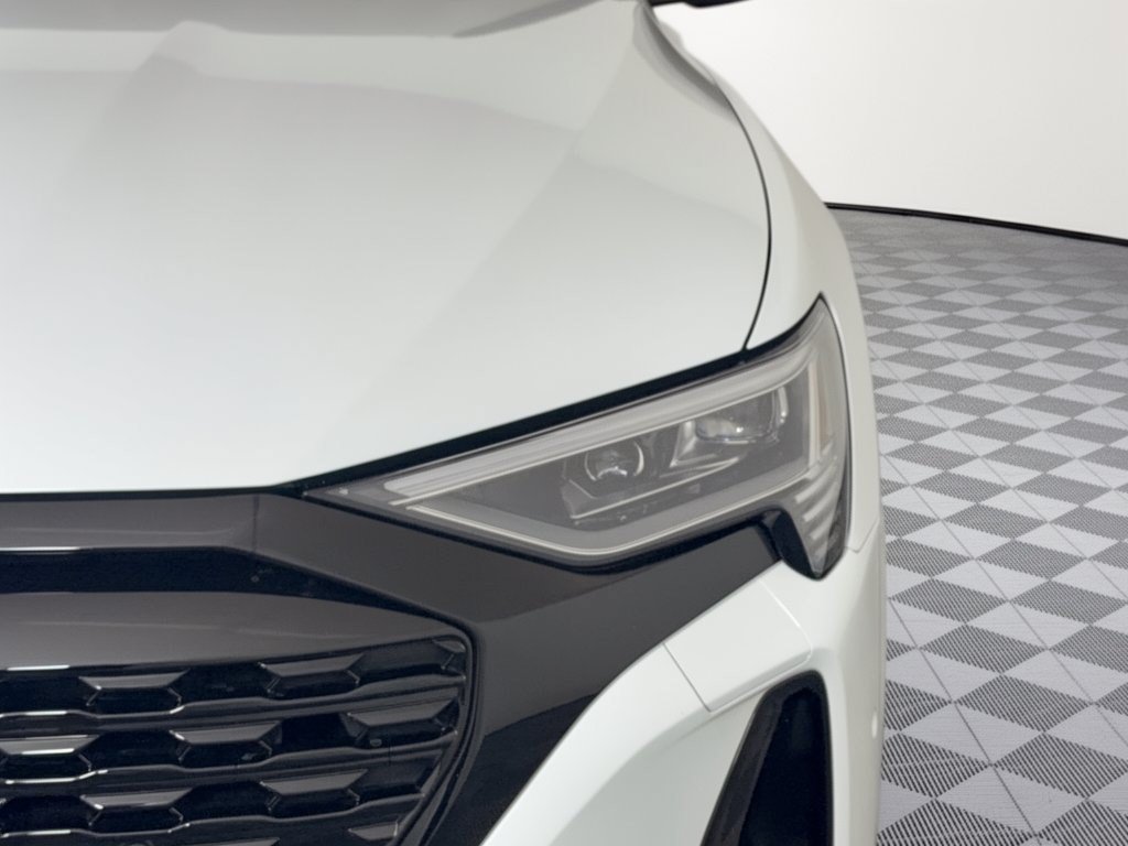 Used 2024 Audi Q8 e-tron Prestige AWD/4WD image 12