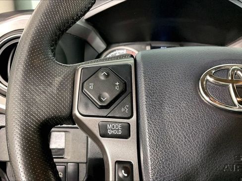 Used 2019 Toyota Tacoma SR5 AWD/4WD image 25