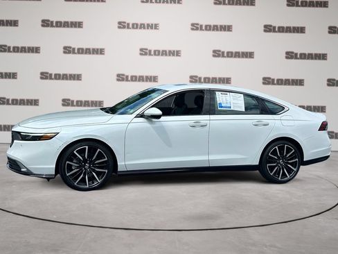 Used 2024 Honda Accord Touring image 2