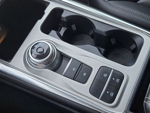 Used 2022 Ford Explorer XLT w/ Equipment Group 202A image 20