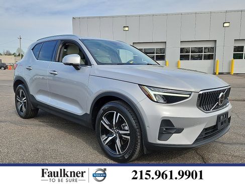 Certified 2023 Volvo XC40 B5 Plus w/ Driver Assist Package AWD/4WD image 1