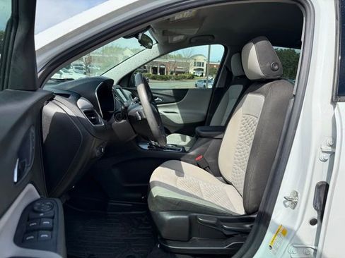 Used 2019 Chevrolet Equinox LS image 13