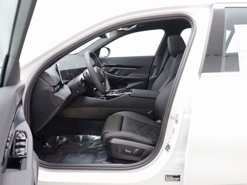 New 2026 BMW 530i xDrive w/ Premium Package AWD/4WD image 5