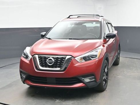 Used 2020 Nissan Kicks SR w/ SR Premium Package image 3