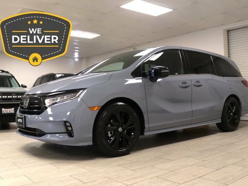 Used 2024 Honda Odyssey Sport image 2